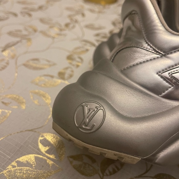 Louis Vuitton Archlight Tennis Shoes. Worn twice. Silver. Size 9. - Picture 14 of 15